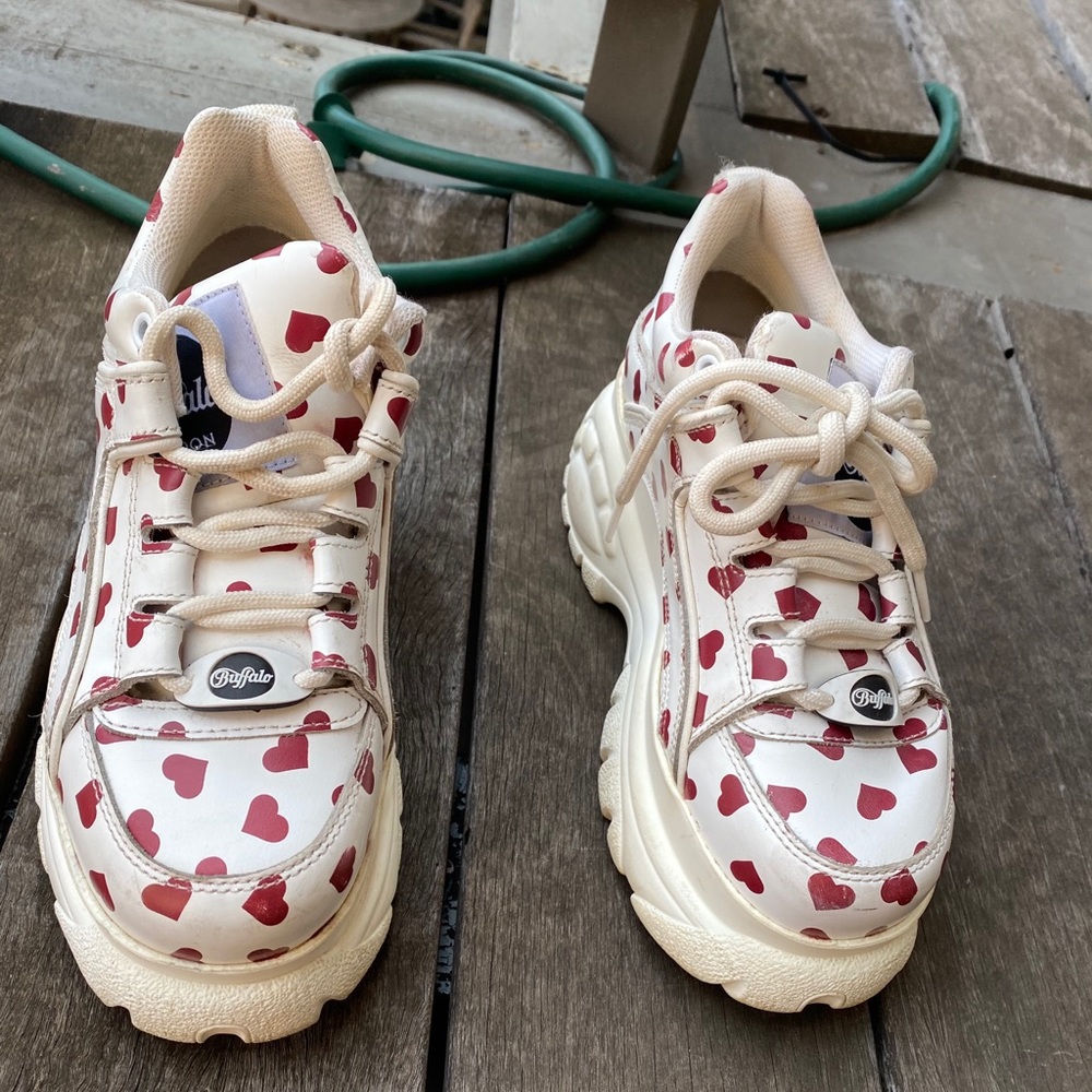 Buffalo London women’s sneakers